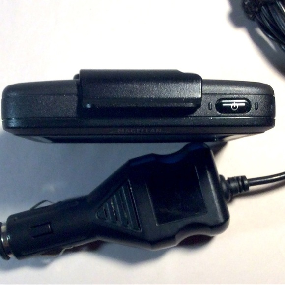 Magellan Road Mate Model 1200 US GPS & Car Charger - Picture 7 of 8